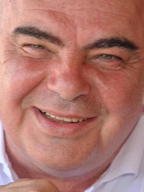 Enis Fosforoğlu Resmi