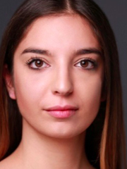 Selen Güngör Resmi