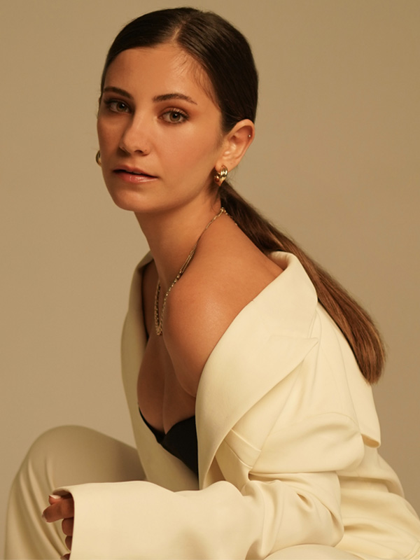 Yasemin Ayşe Arpa Resmi