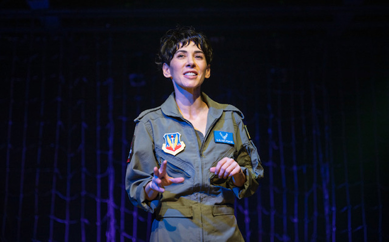 Cezalı (Grounded) Resmi 1