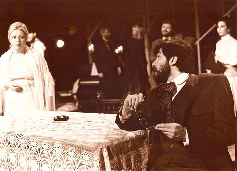 Küçük Burjuvalar Galeri 7