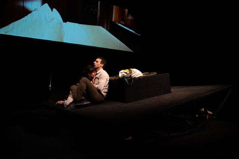 Manhattan’ın İyi Tanrısı Resmi 2