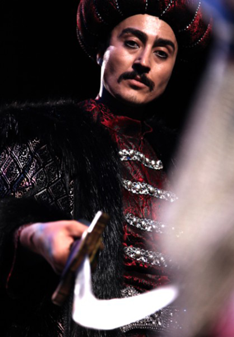 Ya Devlet Başa, Ya Kuzgun Leşe Poster